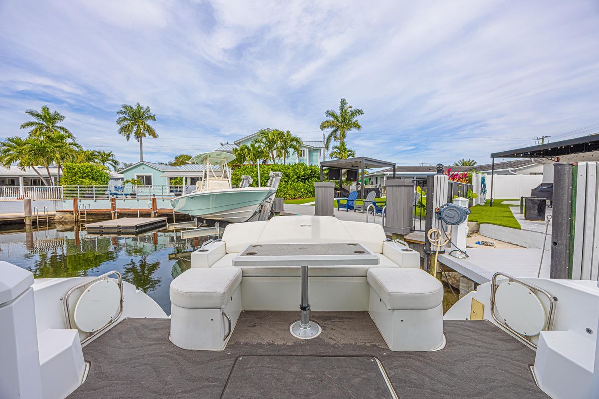 2012 Cruisers Yachts 48 