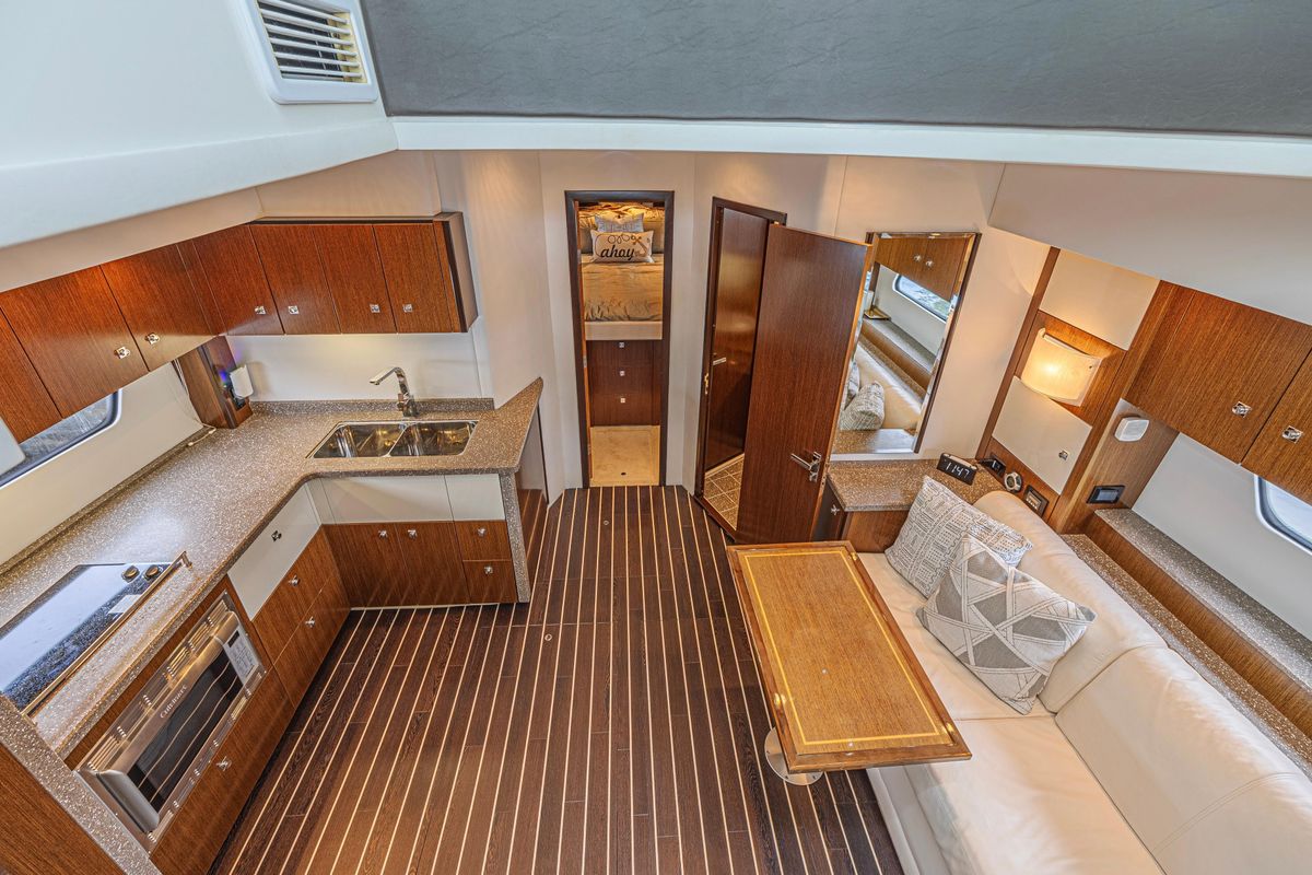 2012 Cruisers Yachts 48 