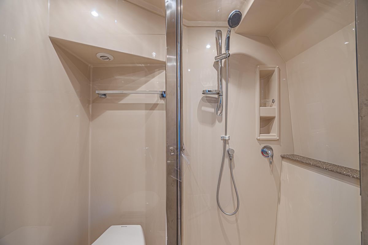 2012 Cruisers Yachts 48 