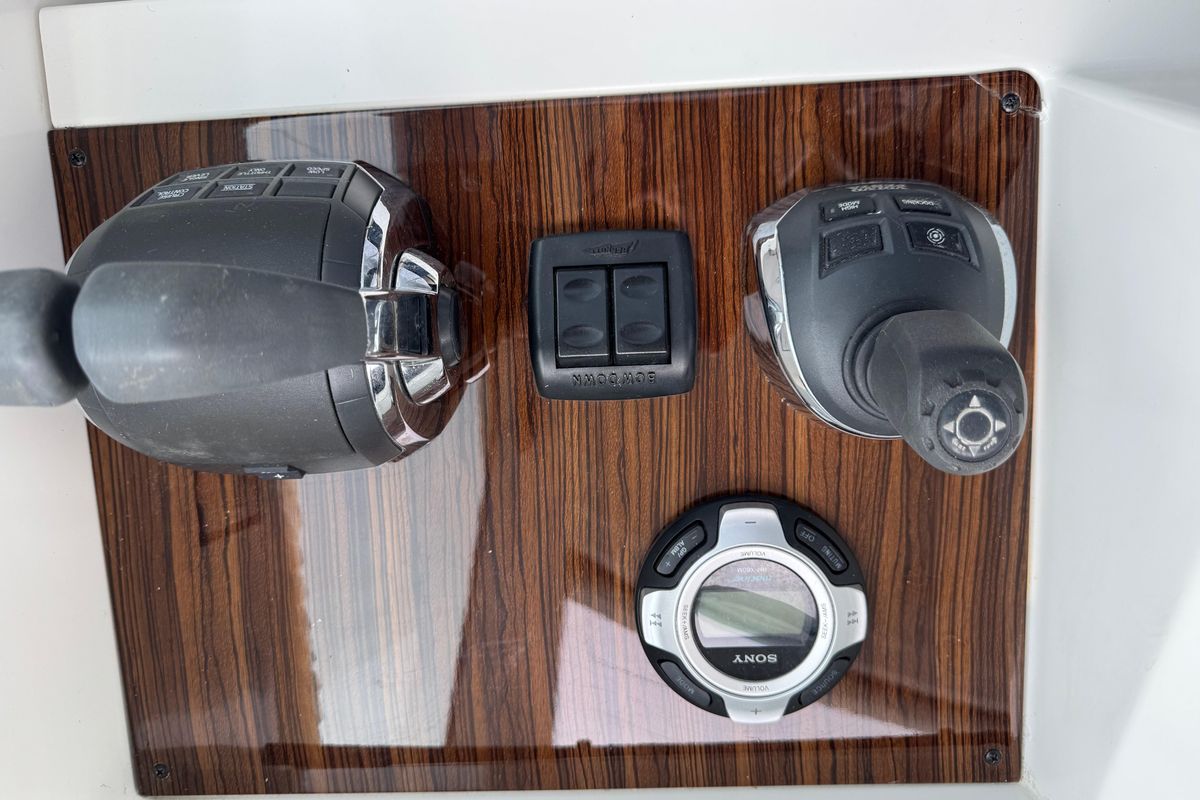 2012 Cruisers Yachts 48 