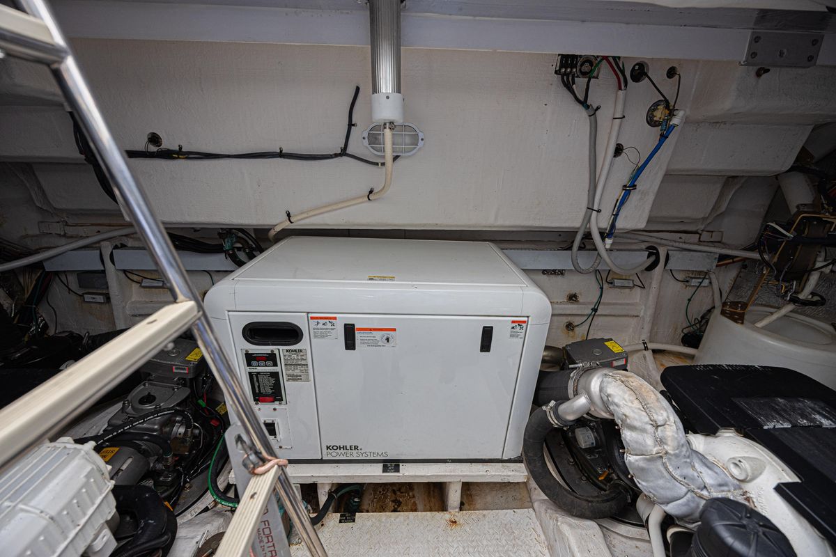 2012 Cruisers Yachts 48 