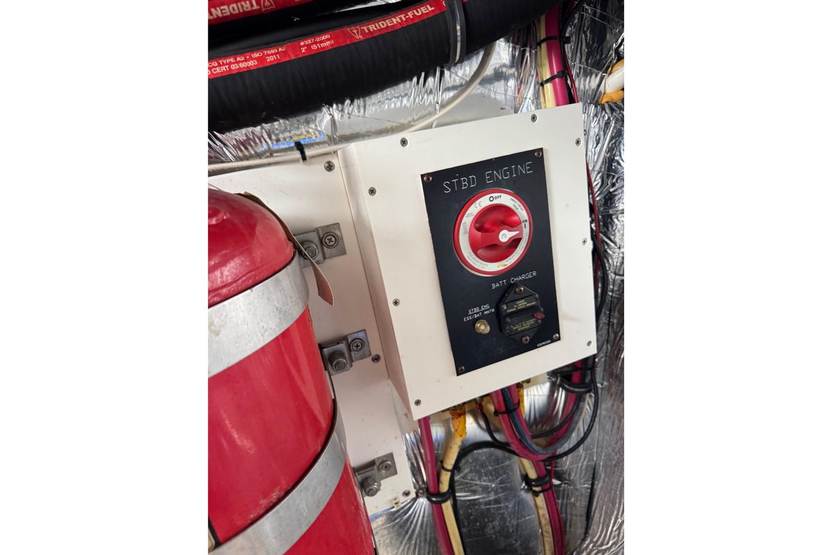 2012 Cruisers Yachts 48 