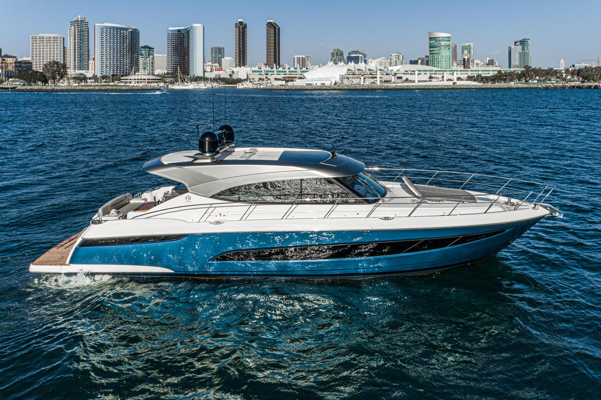 2021 Riviera 5400 Sport Yacht