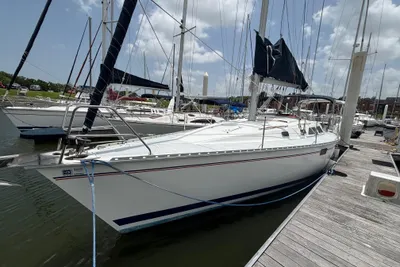 Hunter 37.5