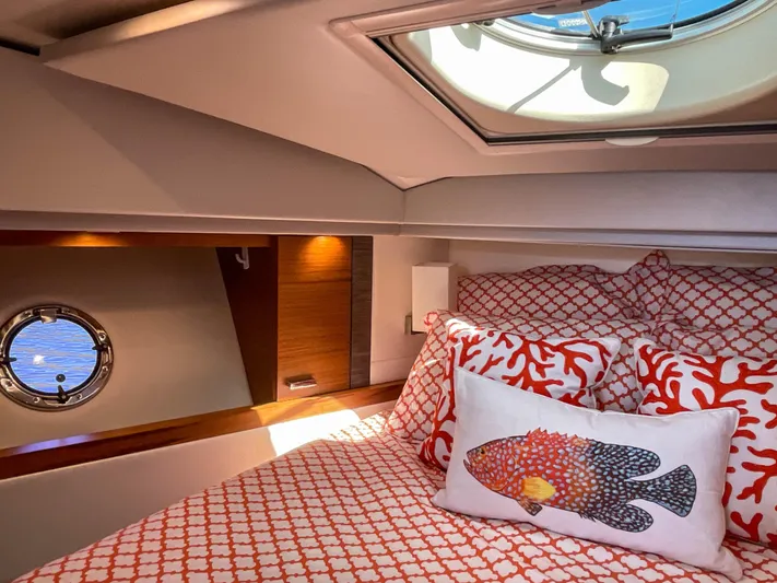 Hydrophilic Yacht Photos Pics Primary stateroom