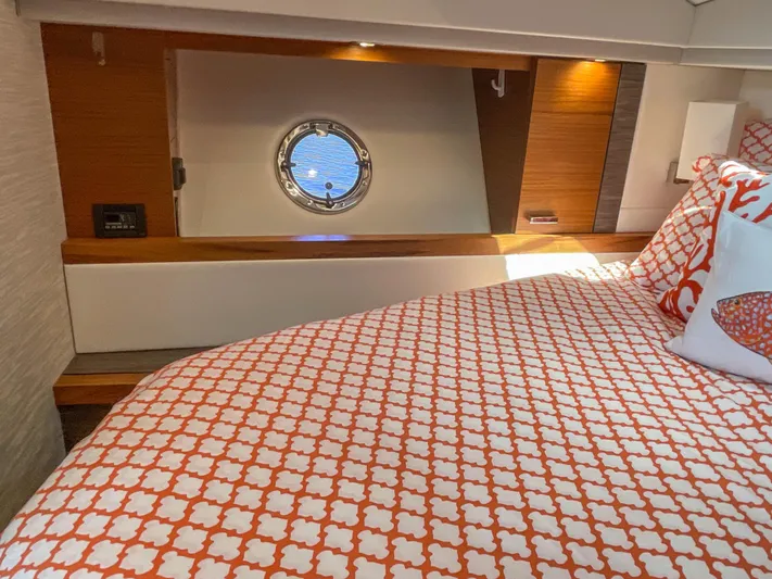 Hydrophilic Yacht Photos Pics Primary stateroom