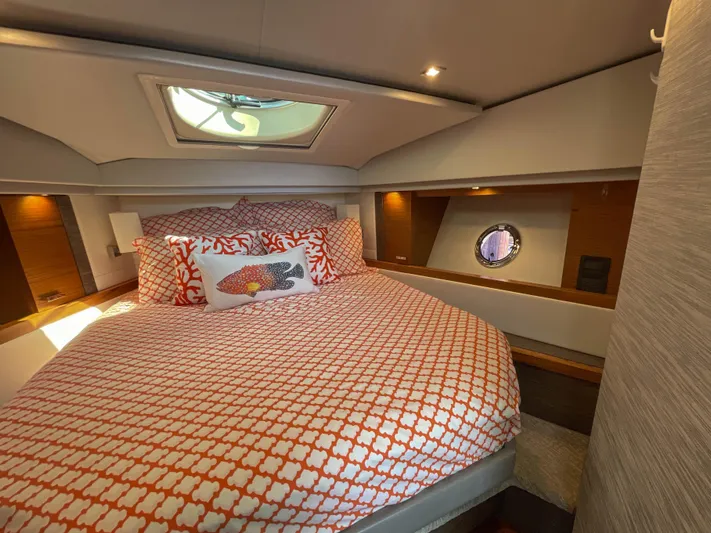 Hydrophilic Yacht Photos Pics Primary stateroom