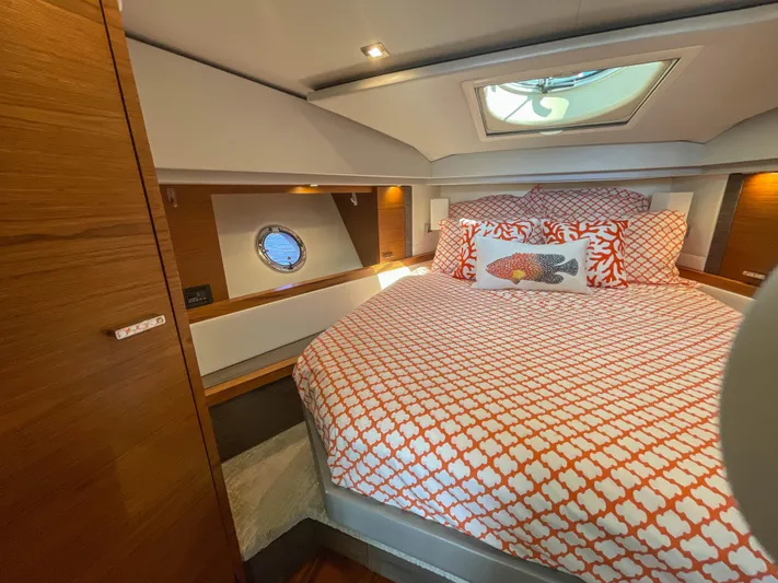 Hydrophilic Yacht Photos Pics Primary stateroom