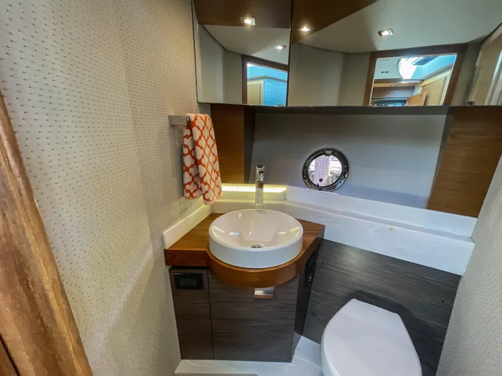 Hydrophilic Yacht Photos Pics Head