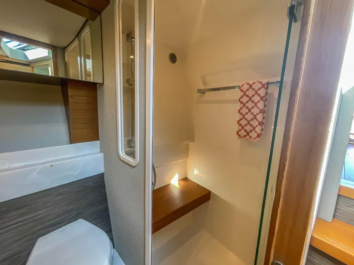 Hydrophilic Yacht Photos Pics Head