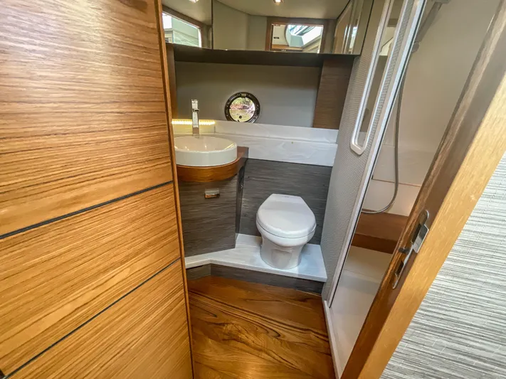 Hydrophilic Yacht Photos Pics Head