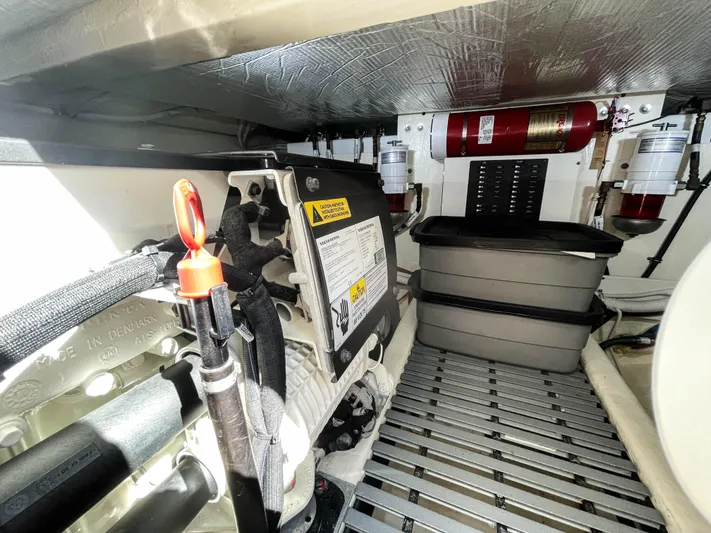 Hydrophilic Yacht Photos Pics Engine Room