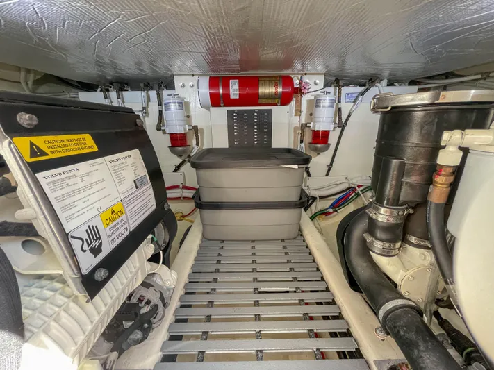 Hydrophilic Yacht Photos Pics Engine Room