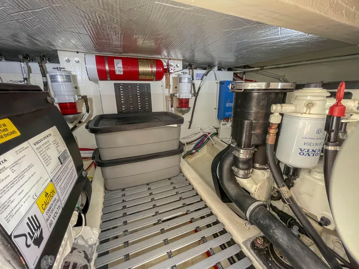 Hydrophilic Yacht Photos Pics Engine Room