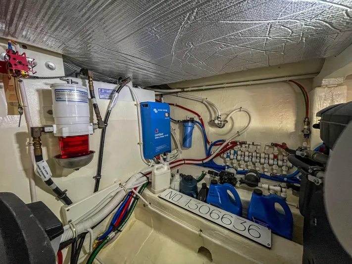 Hydrophilic Yacht Photos Pics Engine Room