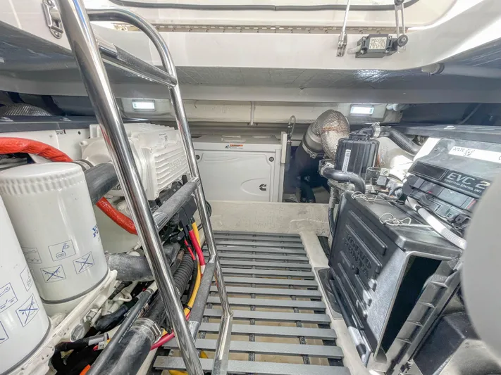 Hydrophilic Yacht Photos Pics Engine Room