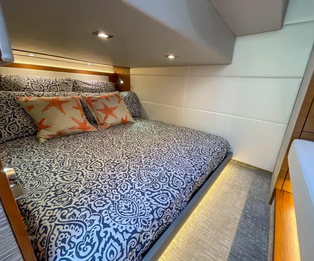 Hydrophilic Yacht Photos Pics Guest stateroom