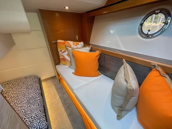 Hydrophilic Yacht Photos Pics Guest stateroom