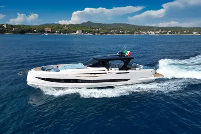 2025 Cayman Yachts 540 wa