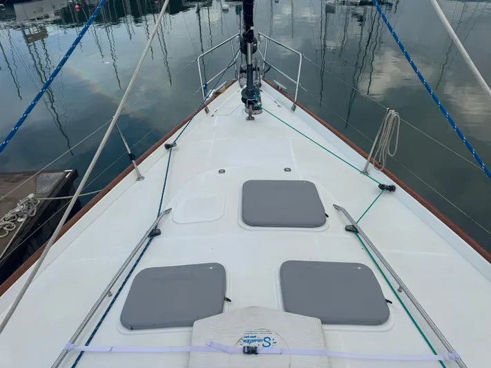 Liquid Sunshine Yacht Photos Pics Deck view of 2005 Beneteau 523 Oceanis sailboat docked at marina.