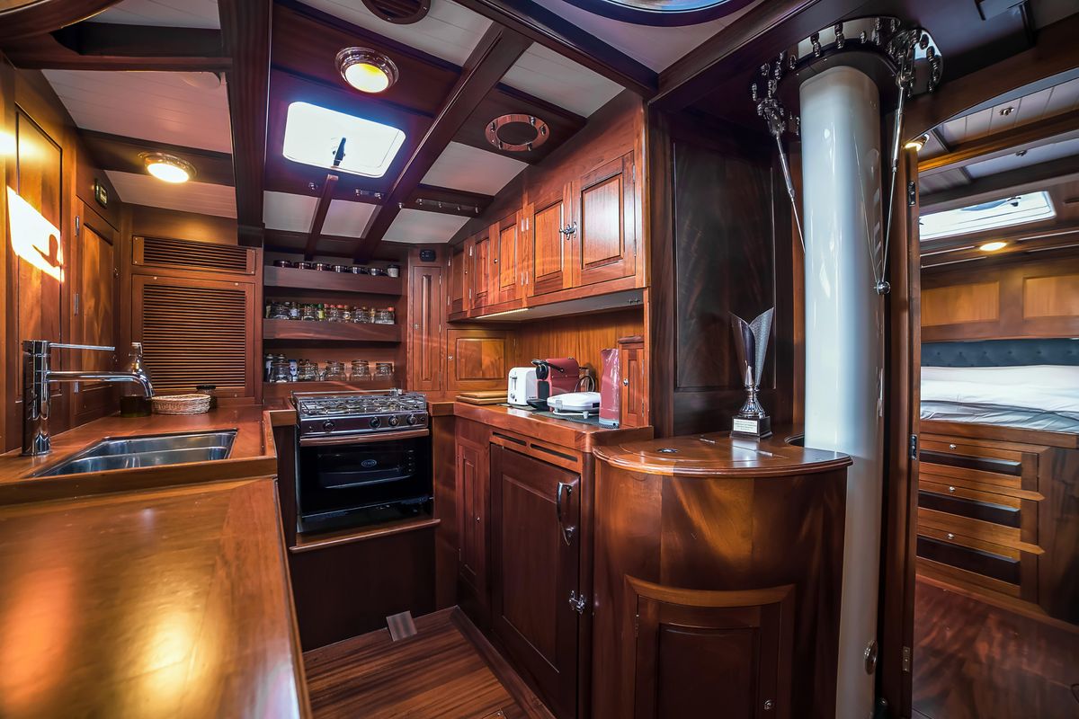 2014 Spirit Yachts 74 