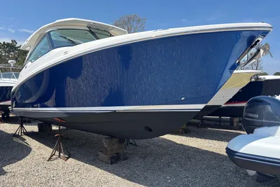 Tiara Yachts 34 LX