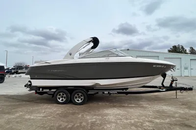 Regal 2700 Es