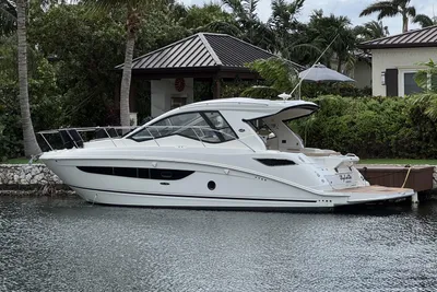 Sea Ray Sundancer 350 Coupe