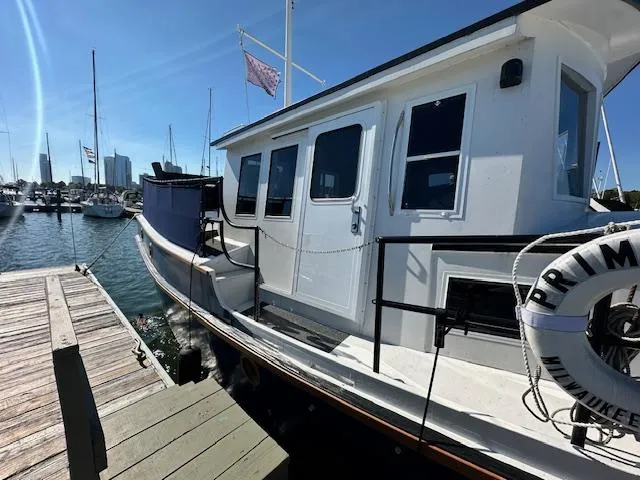 Diesel Duck 38 Trawler