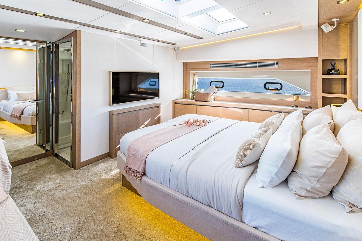 2016 Prestige 70 