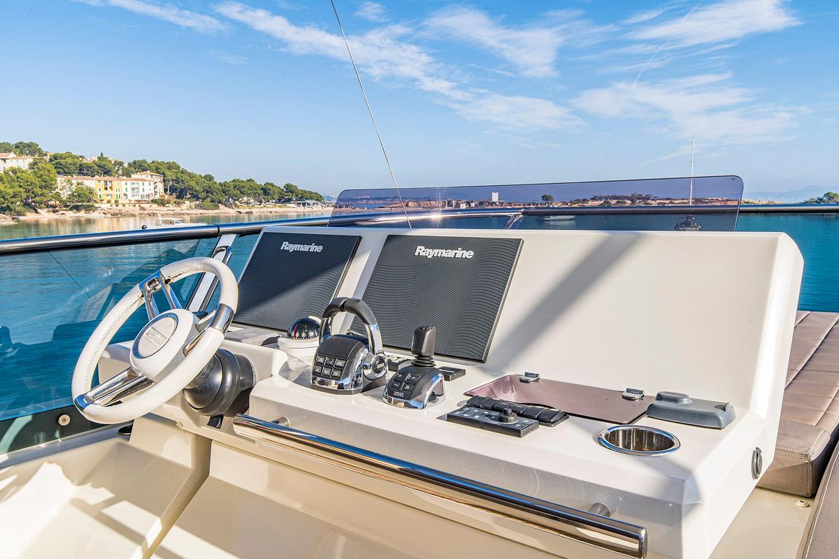2016 Prestige 70 