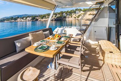 Yacht