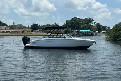 Cobalt R8 Outboard
