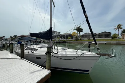 Hunter 376