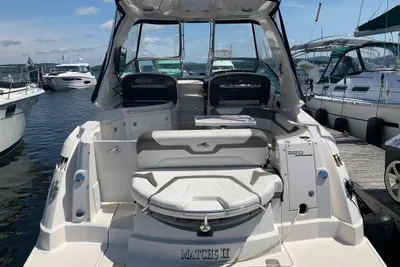 Monterey 320 Sport Yacht
