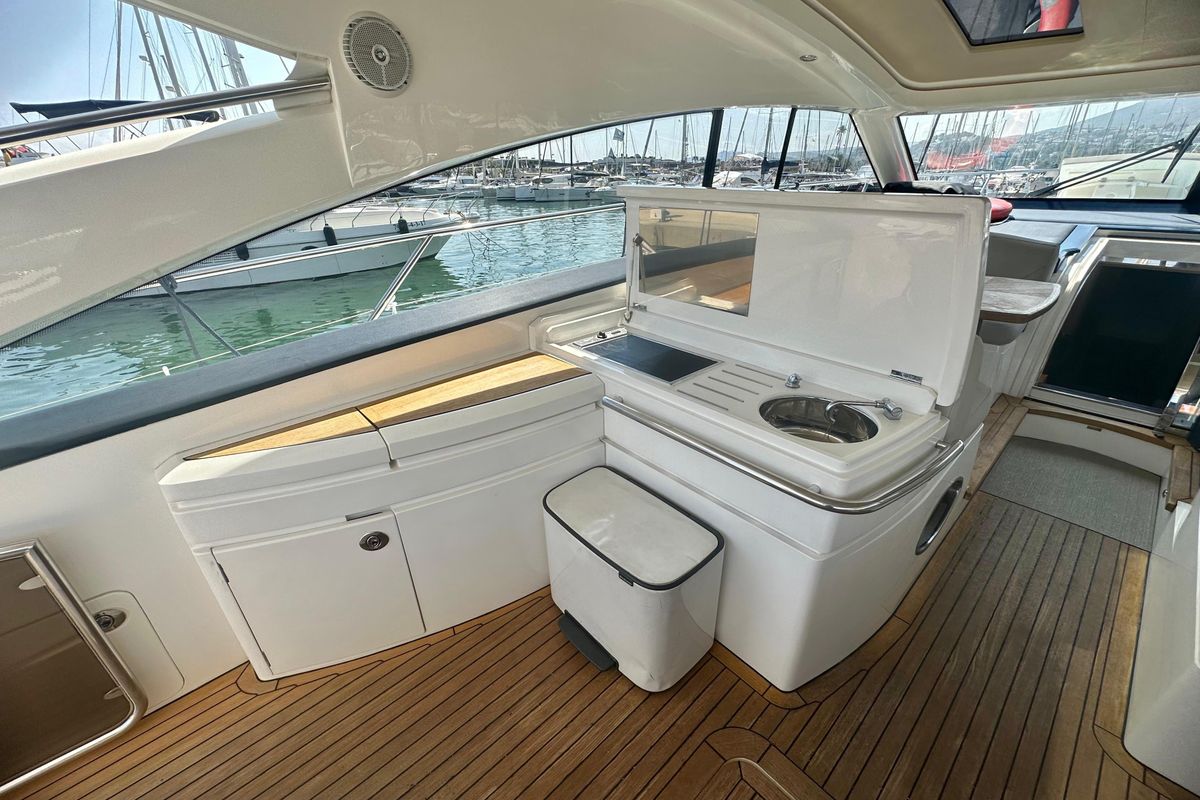 2008 Princess 52 