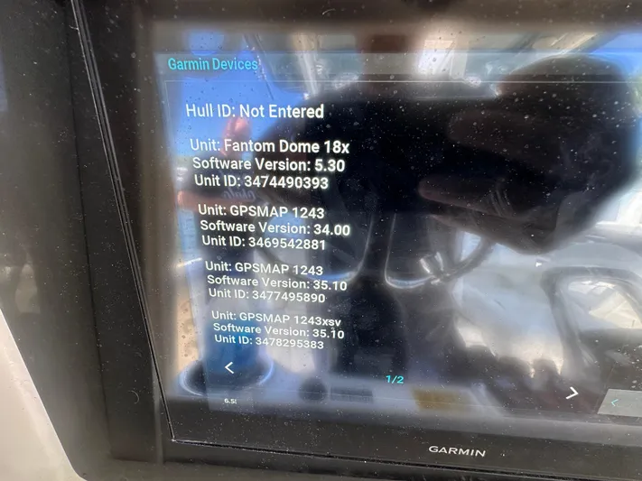  Yacht Photos Pics Garmin device display showing software versions and unit IDs on Everglades 350 CC, 2008 model.