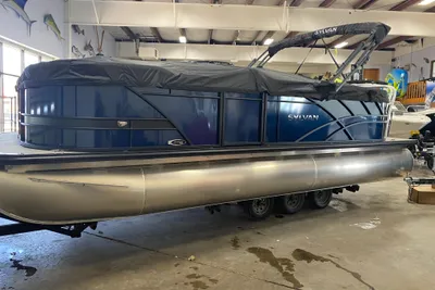 Sylvan Mirage 8522 Cruise