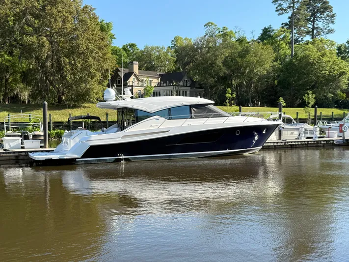 Swift Wing Yacht Photos Pics 