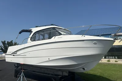 Beneteau 8 OB