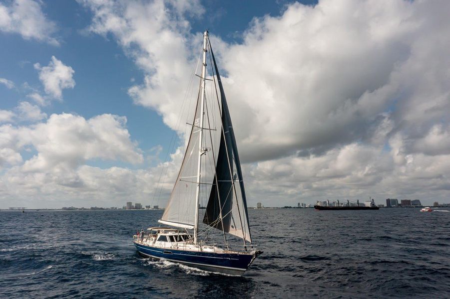 1987 Camper & Nicholsons Cruising sailboat