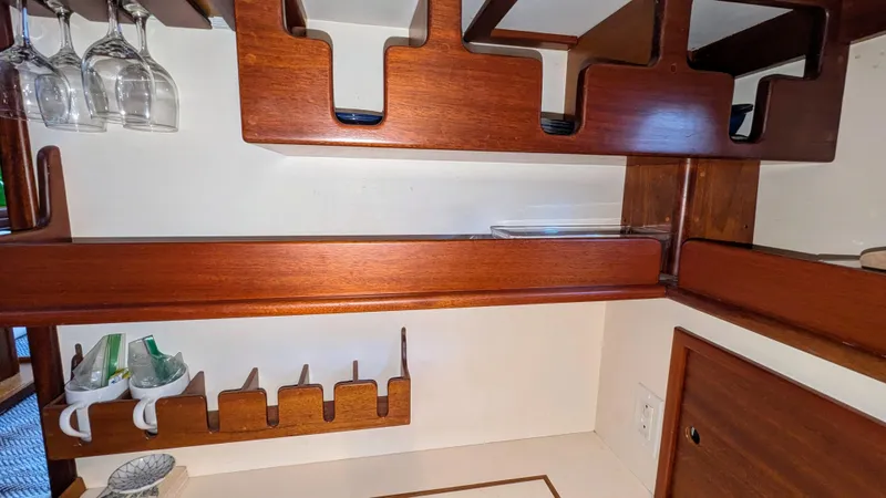 Safari Yacht Photos Pics Wooden interior shelving in a 1990 Stanley Downeast Lobster Yacht.