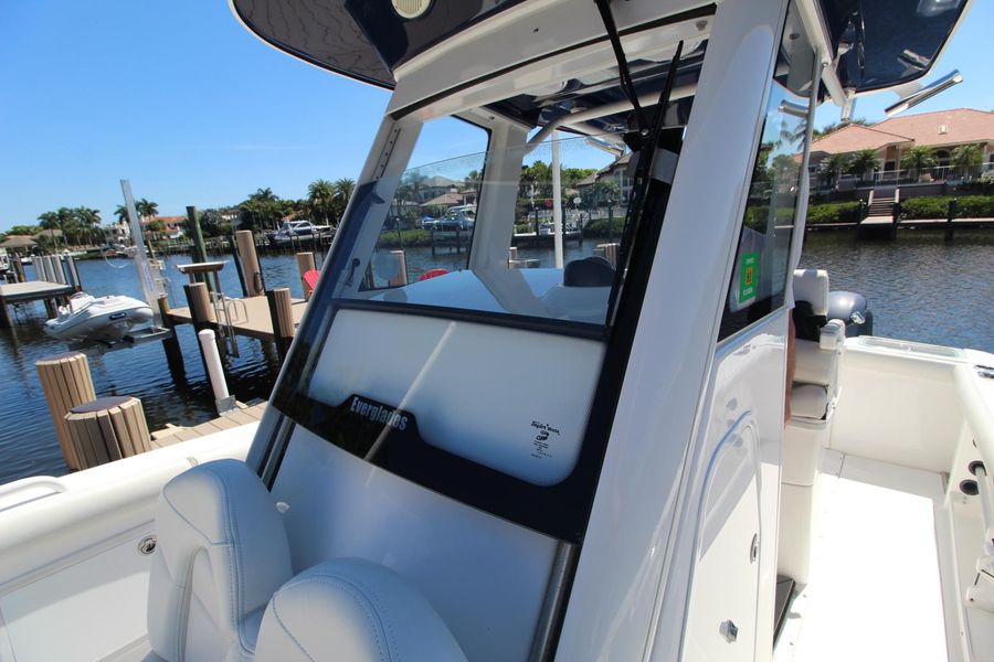 2019 Everglades 255 CC