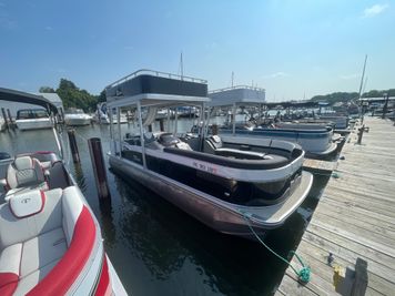 Tahoe Pontoon Cascade Funship