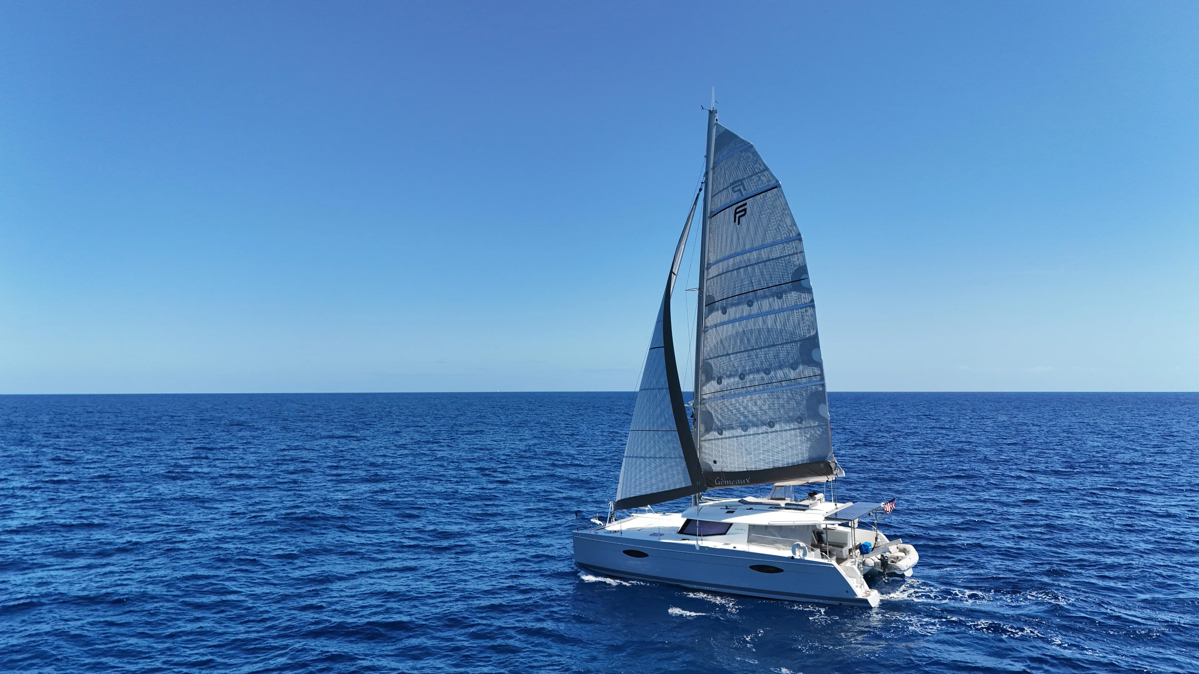 Gemeaux Yacht Photos Pics 