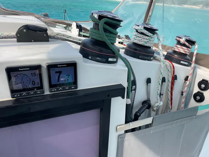 Gemeaux Yacht Photos Pics 