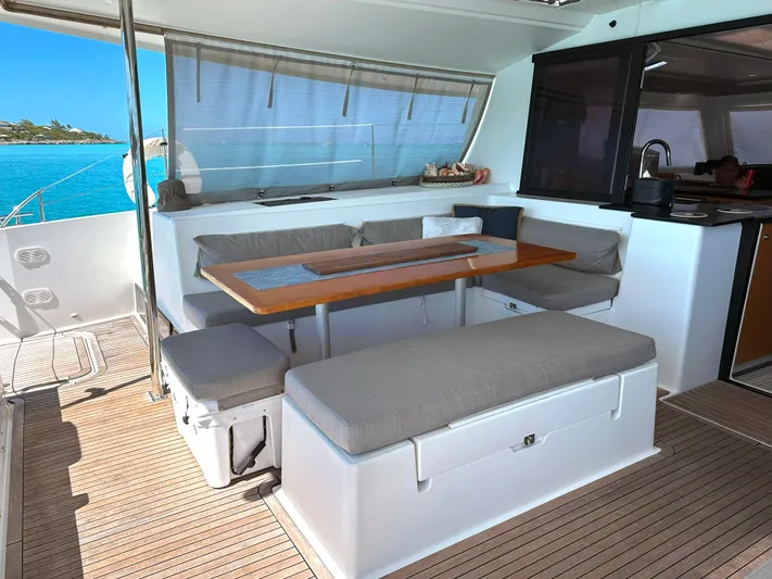 Gemeaux Yacht Photos Pics 