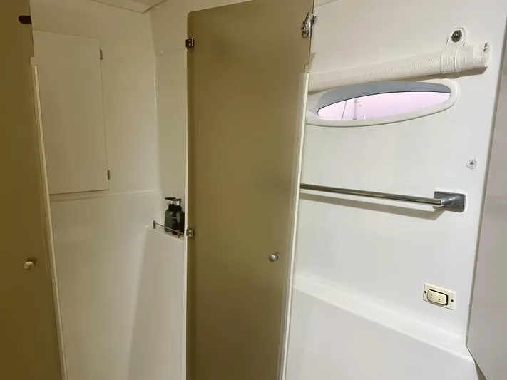 Gemeaux Yacht Photos Pics 