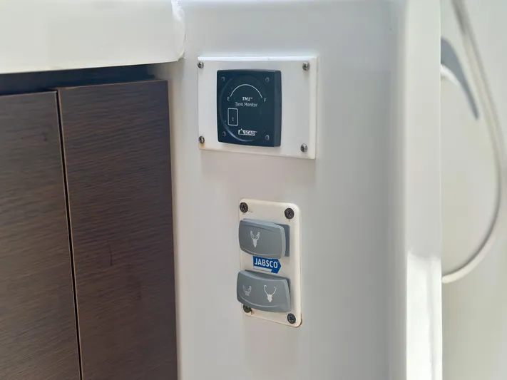 Gemeaux Yacht Photos Pics 