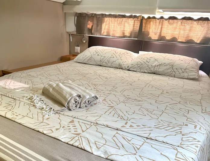 Gemeaux Yacht Photos Pics 